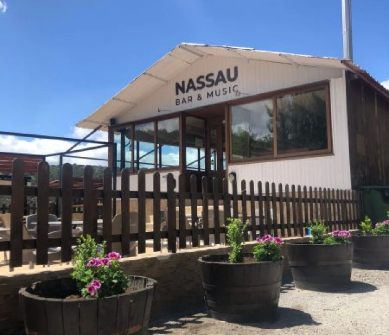 Nassau Bar & Music